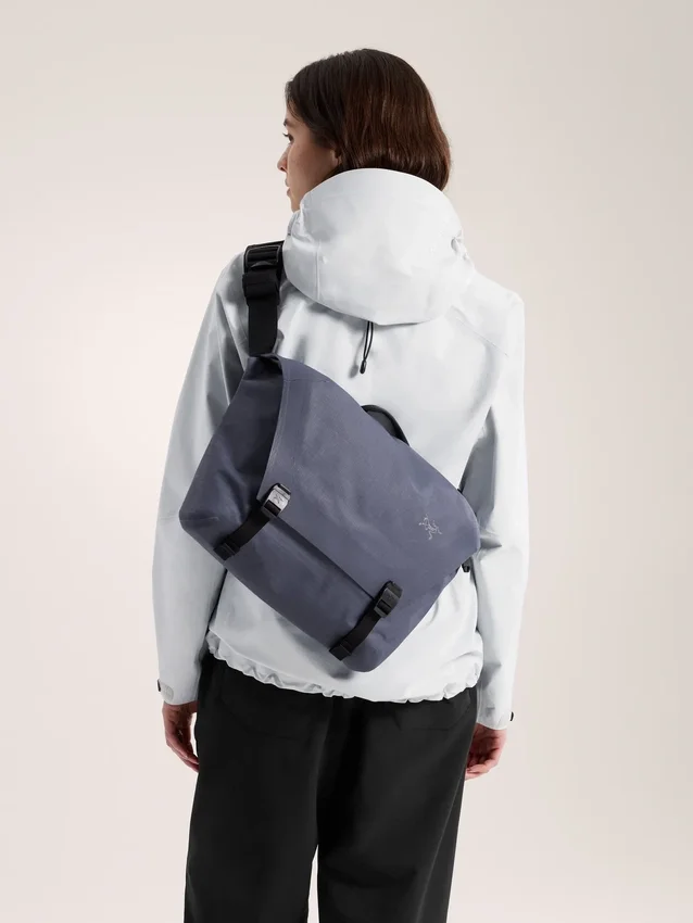 Granville 10 Courier Bag