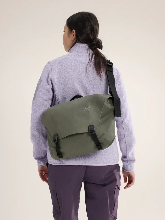 Granville 10 Courier Bag