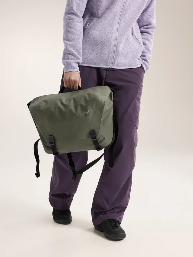 Granville 10 Courier Bag