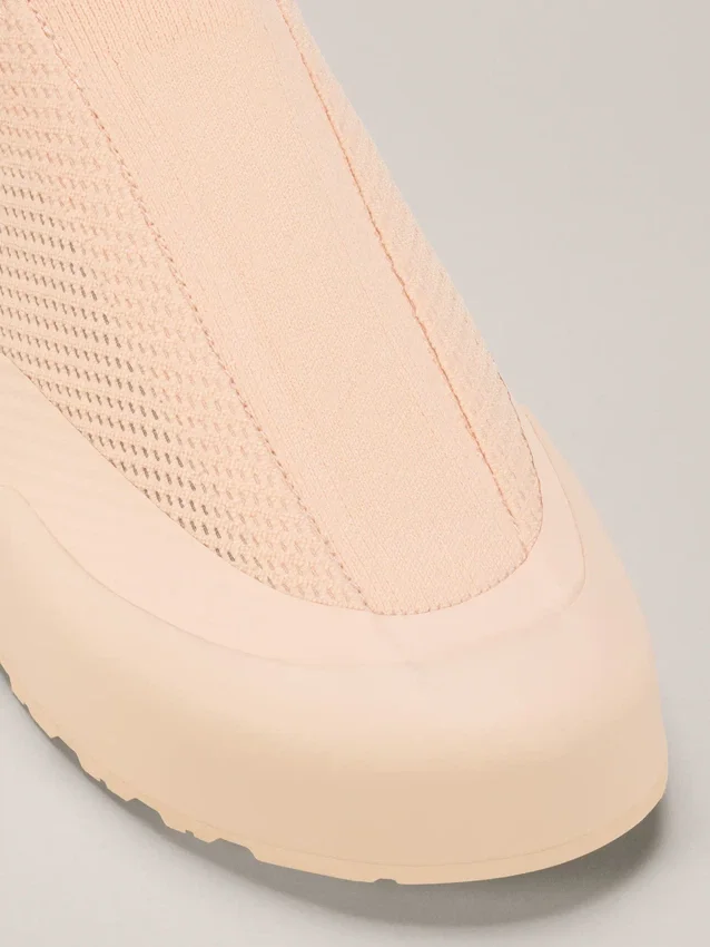 Kragg Shoe Women's